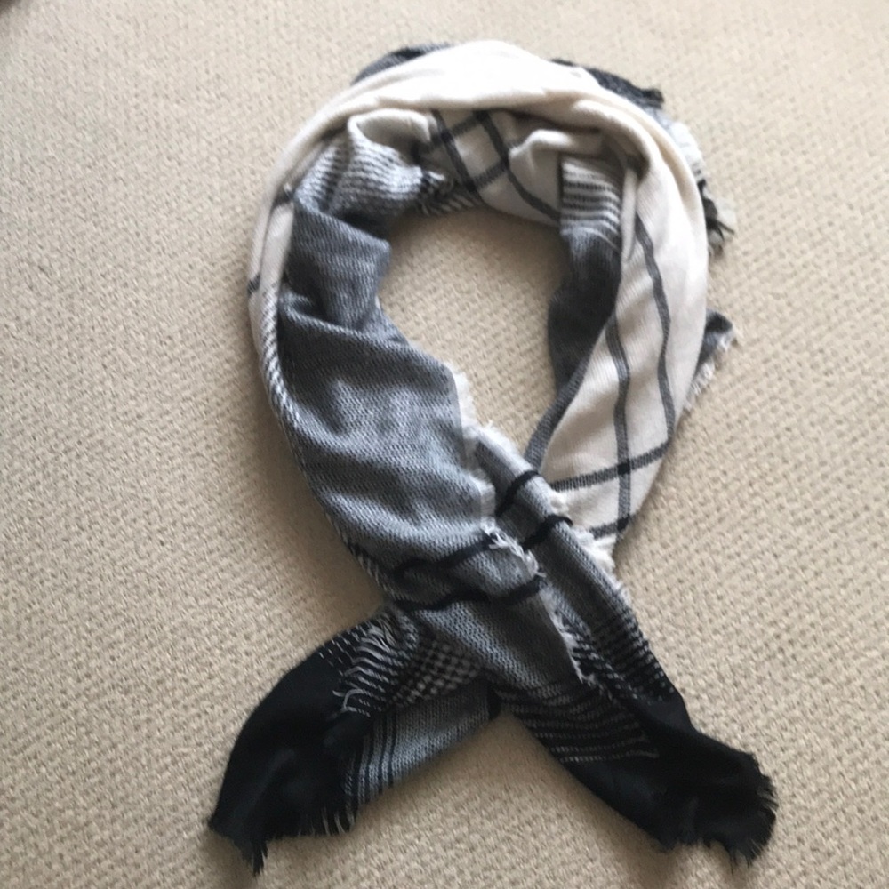 Black and Cream Shawl